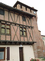 Lescure d'Albigeois, Maison de l'ours (3)